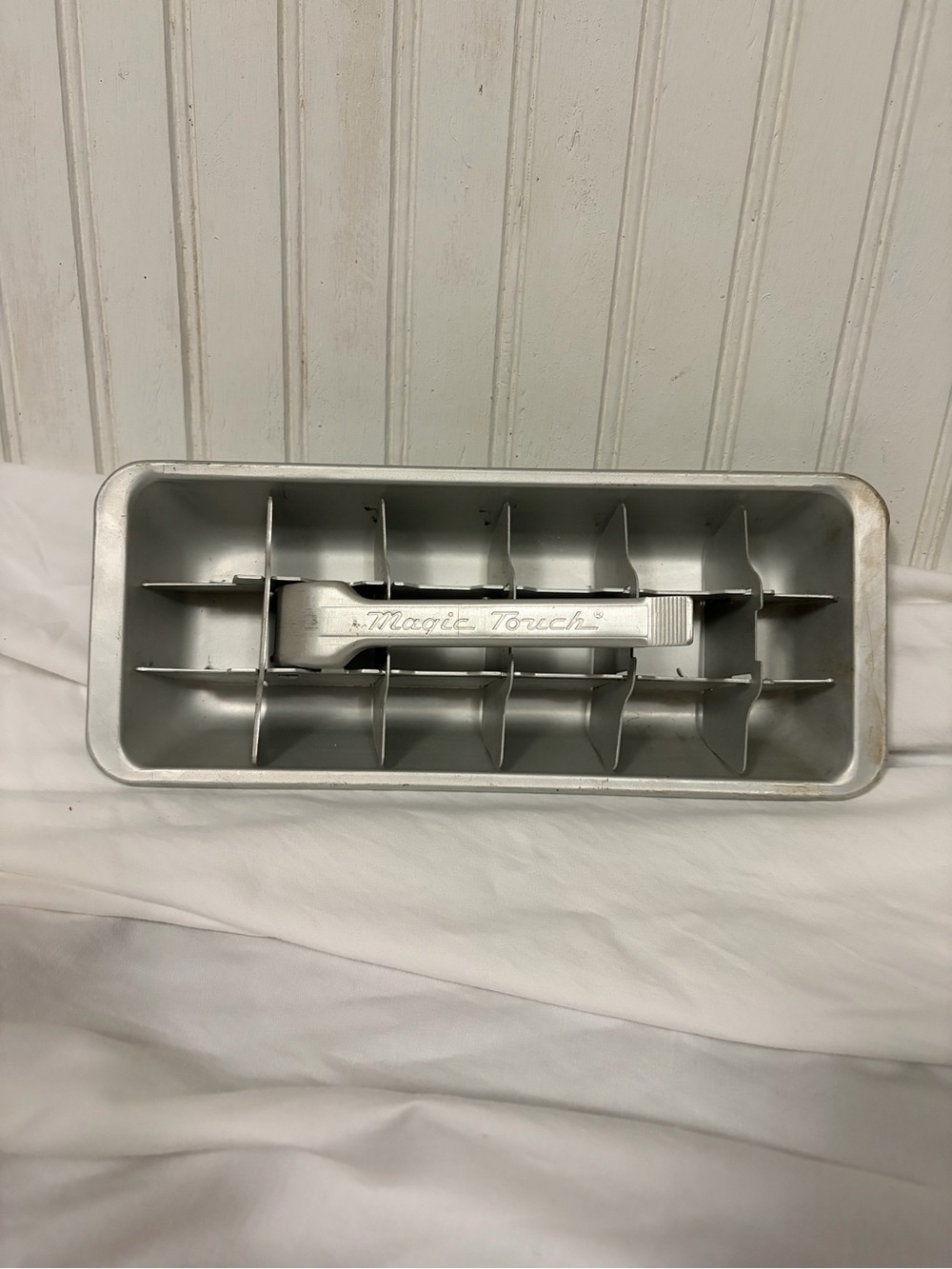 Vintage Magic Touch Metal ice tray with Removable Divider